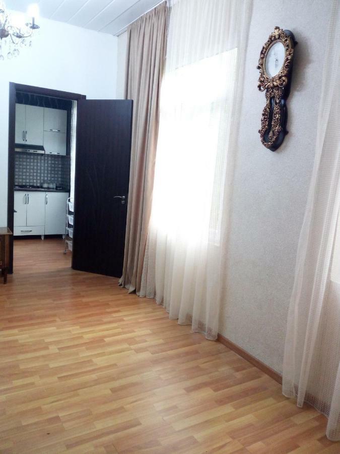 Small Guest House Kvariati Exterior foto